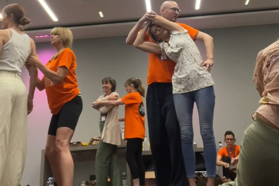 Faszienmanöver Partnerübung – Overhead Elbow Torque, Human Garage Summit Berlin